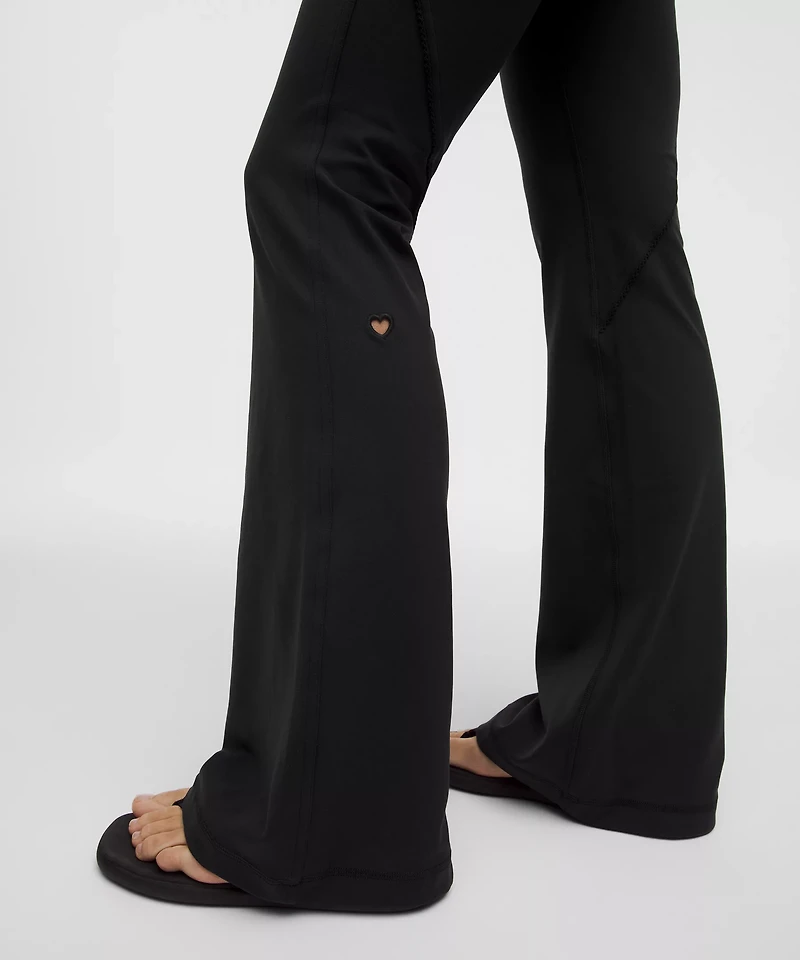 Groove No Line High-Rise Flared Pant *Heart