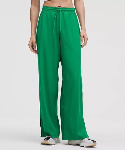 Court Rival Wide-Leg Track Pant *Regular | Women's Pants