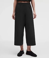 Breezily Mid-Rise Cropped Pant