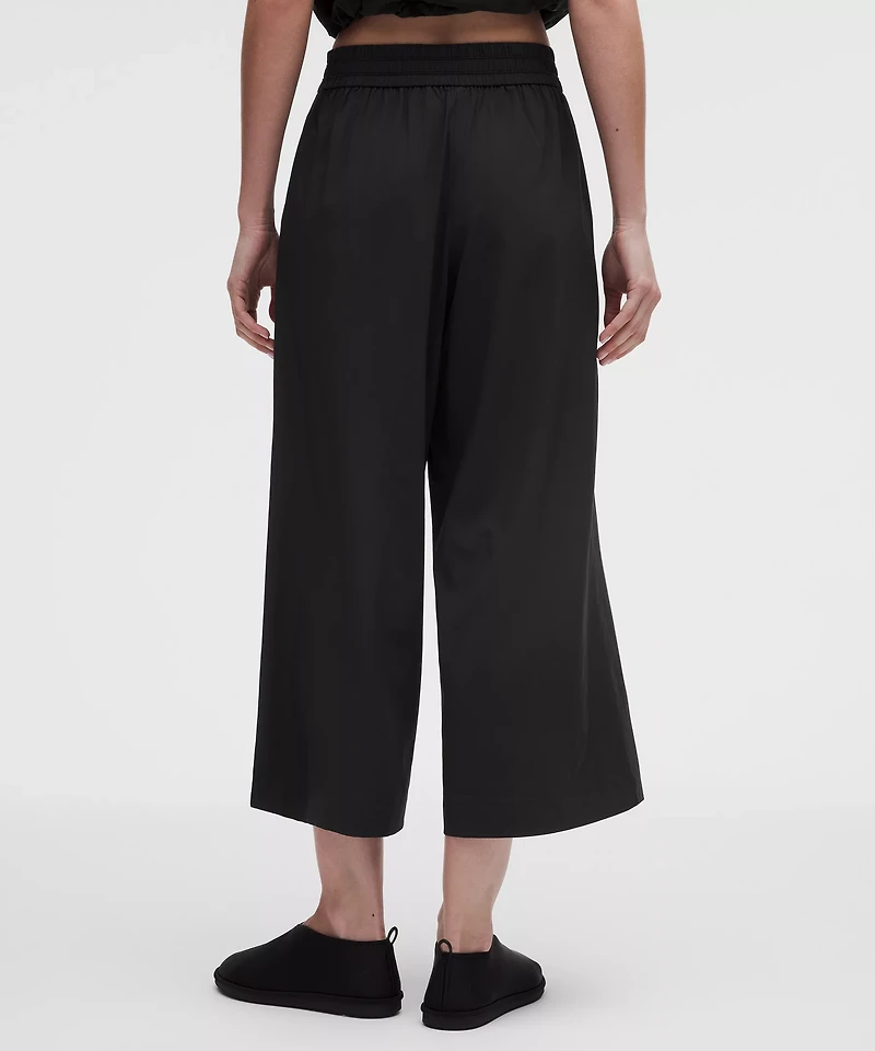 Breezily Mid-Rise Cropped Pant