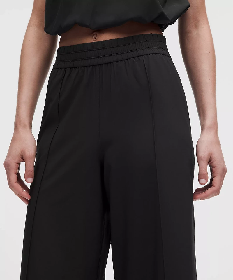 Breezily Mid-Rise Cropped Pant