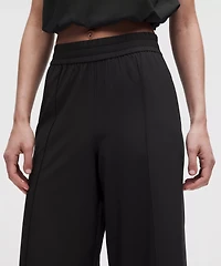 Breezily Mid-Rise Cropped Pant