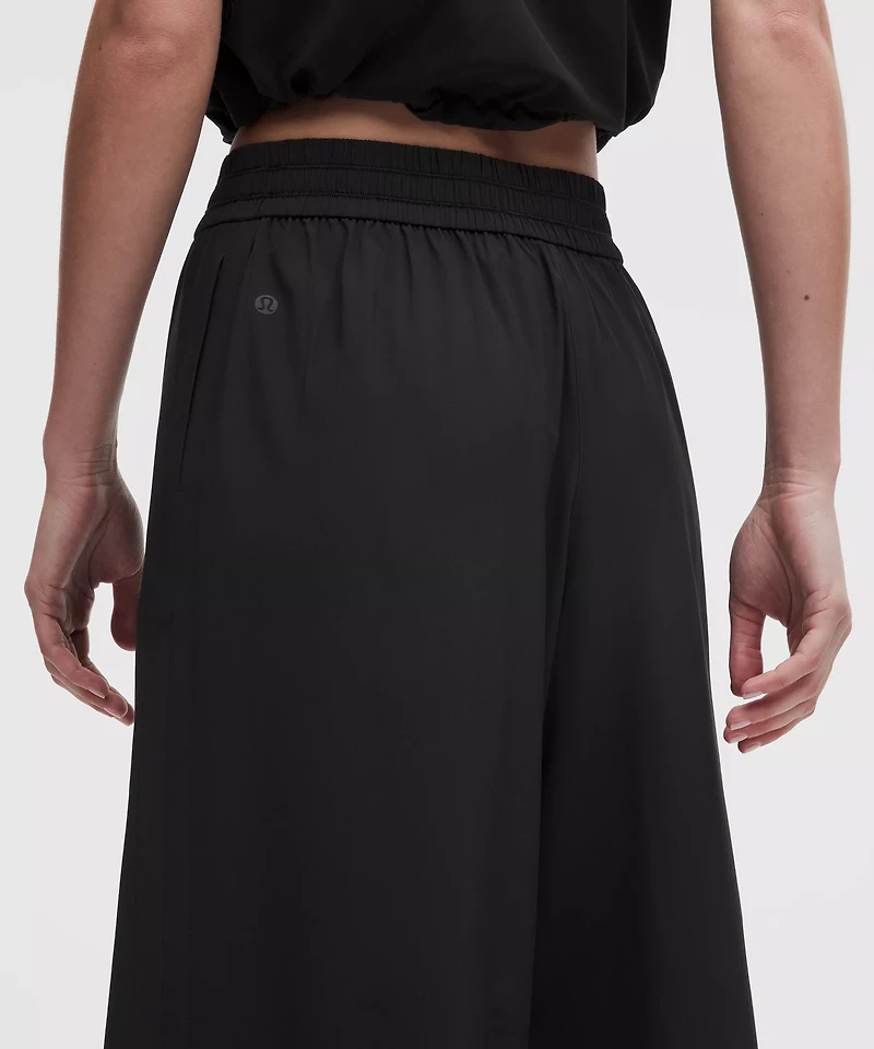 Breezily Mid-Rise Cropped Pant