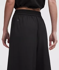 Breezily Mid-Rise Cropped Pant
