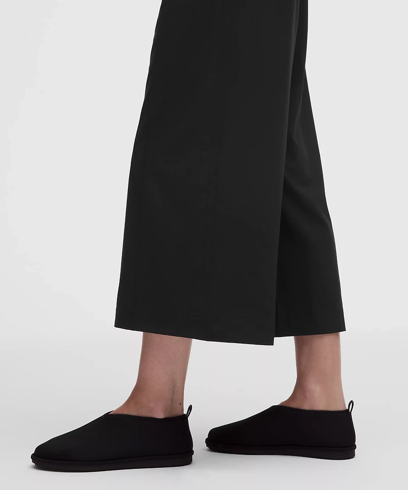Breezily Mid-Rise Cropped Pant