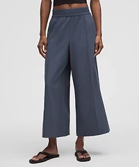 Breezily Mid-Rise Cropped Pant