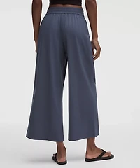 Breezily Mid-Rise Cropped Pant