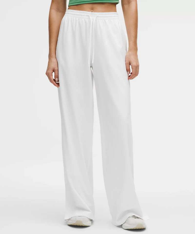 Court Rival Wide-Leg Track Pant *Regular