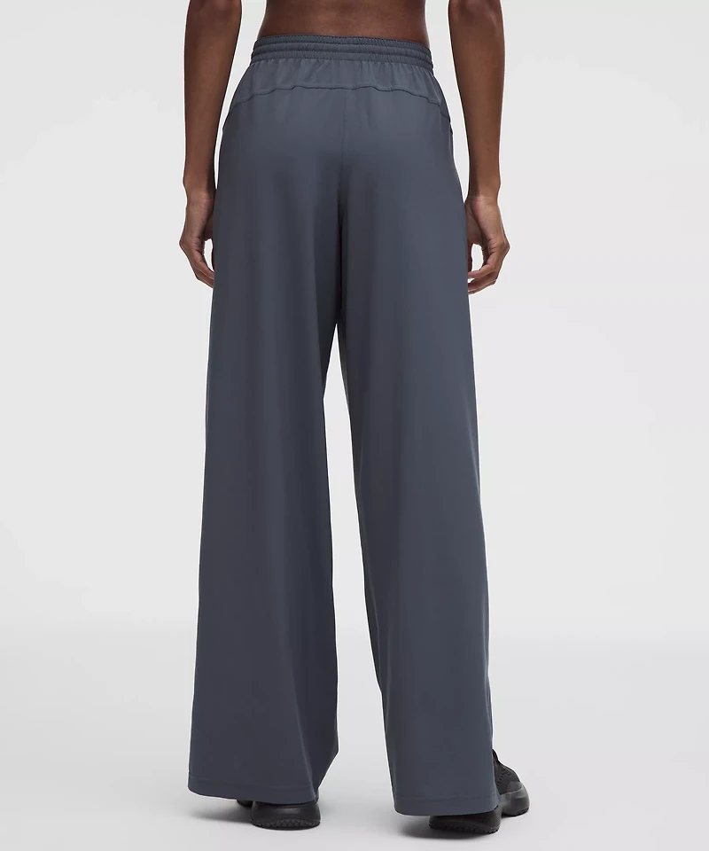Court Rival Wide-Leg Track Pant *Regular