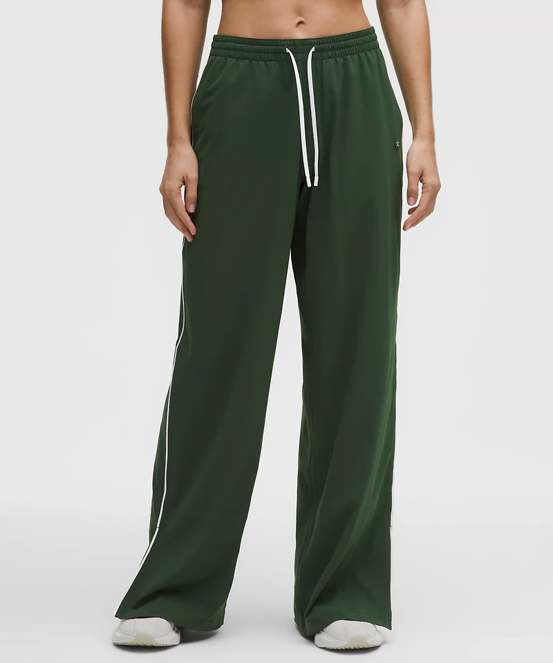 Court Rival Wide-Leg Track Pant *Regular