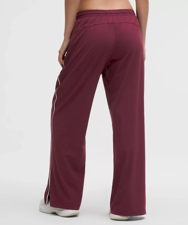 Court Rival Wide-Leg Track Pant *Regular