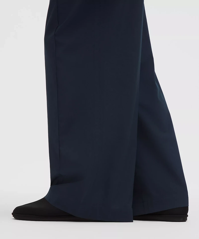 Breezily Mid-Rise Pant *Short