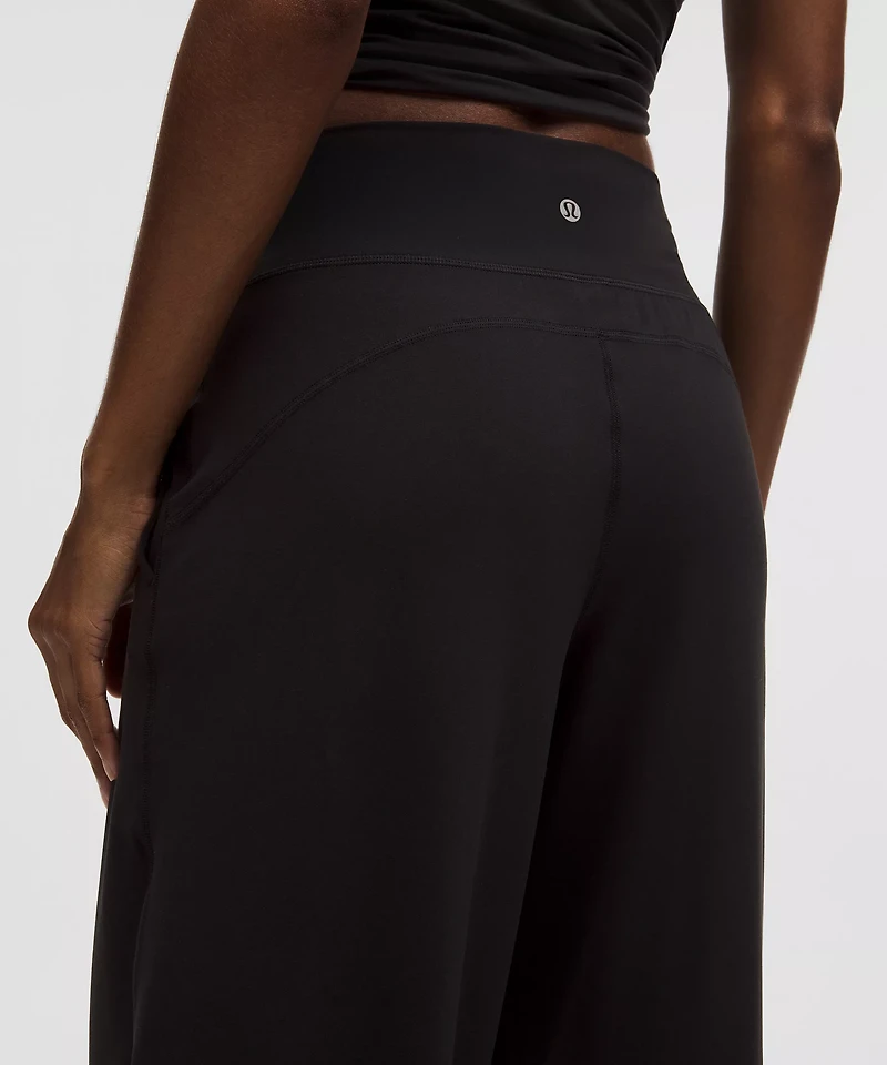 Groove High-Rise Wide-Leg Pant *Short