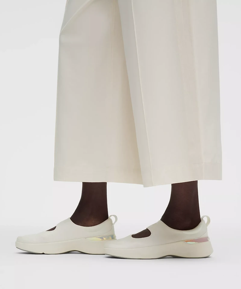 Breezily Mid-Rise Cropped Pant