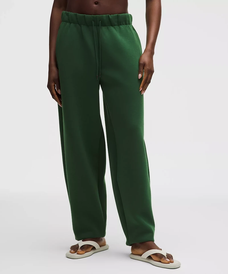 Sleek Spacer Barrel-Leg Pant