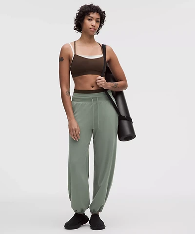 Groove Low-Rise Relaxed Cinch Pant *Regular