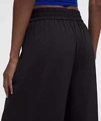 Breezily Mid-Rise Cropped Pant