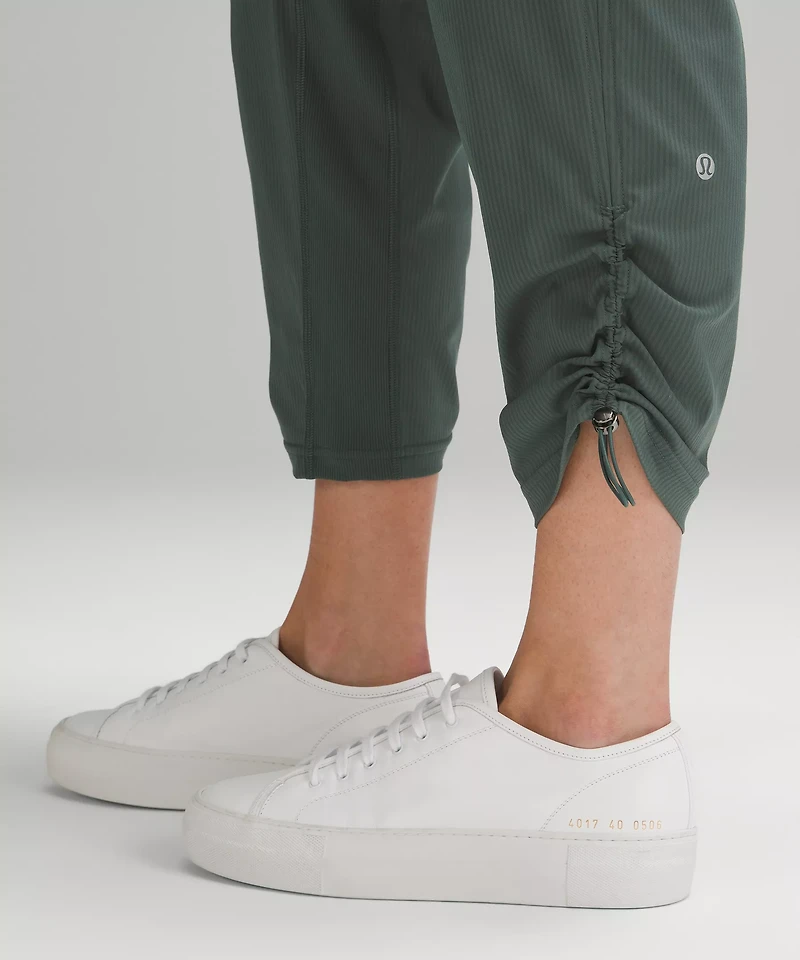 Dance Studio Mid-Rise Cropped Pant | Women's Capris