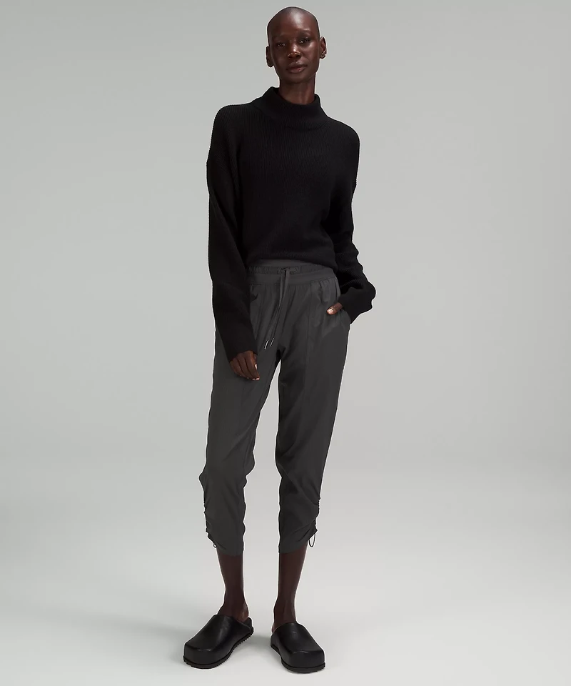 Dance Studio Mid-Rise Cropped Pant