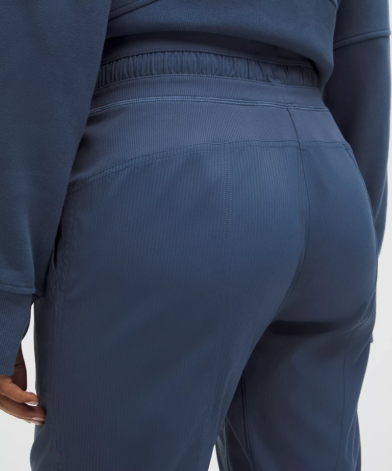 Dance Studio Mid-Rise Cropped Pant | Women's Capris
