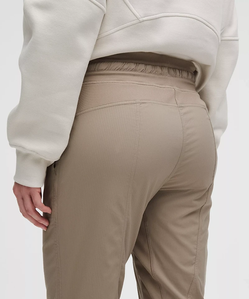 Dance Studio Mid-Rise Cropped Pant