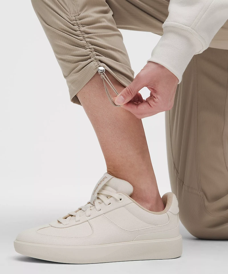 Dance Studio Mid-Rise Cropped Pant