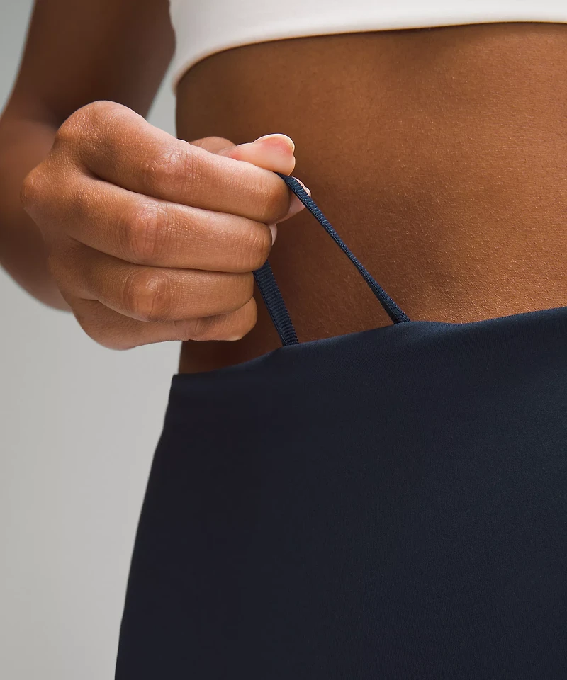 Wunder Train High-Rise Short 8"