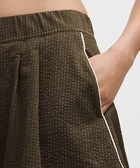 Seersucker WovenAir High-Rise Pleated Short 3.5"