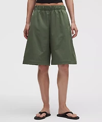Woven Mid-Rise Bermuda Short