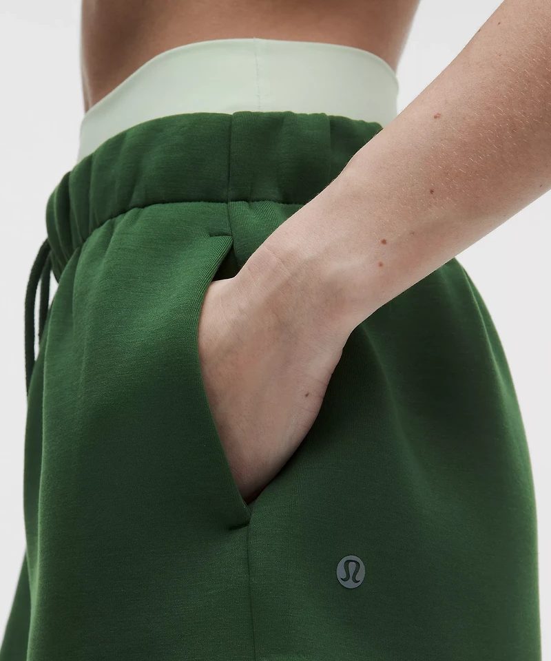 Sleek Spacer Mid-Rise Short 3.5"