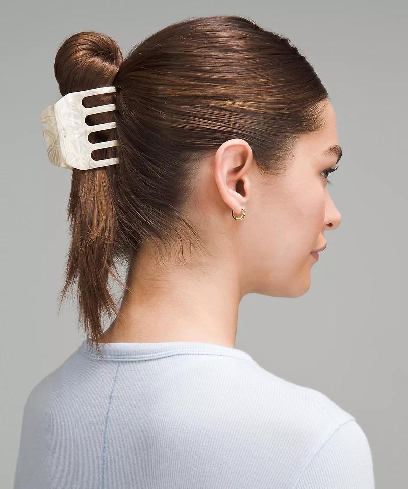 Criss-Cross Claw Clip | Women's Hair Accessories