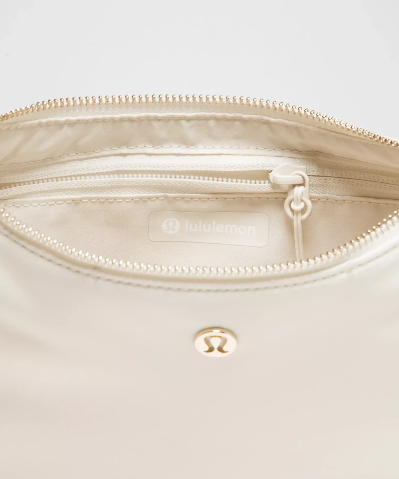 City Essentials Small Shoulder Bag 3L