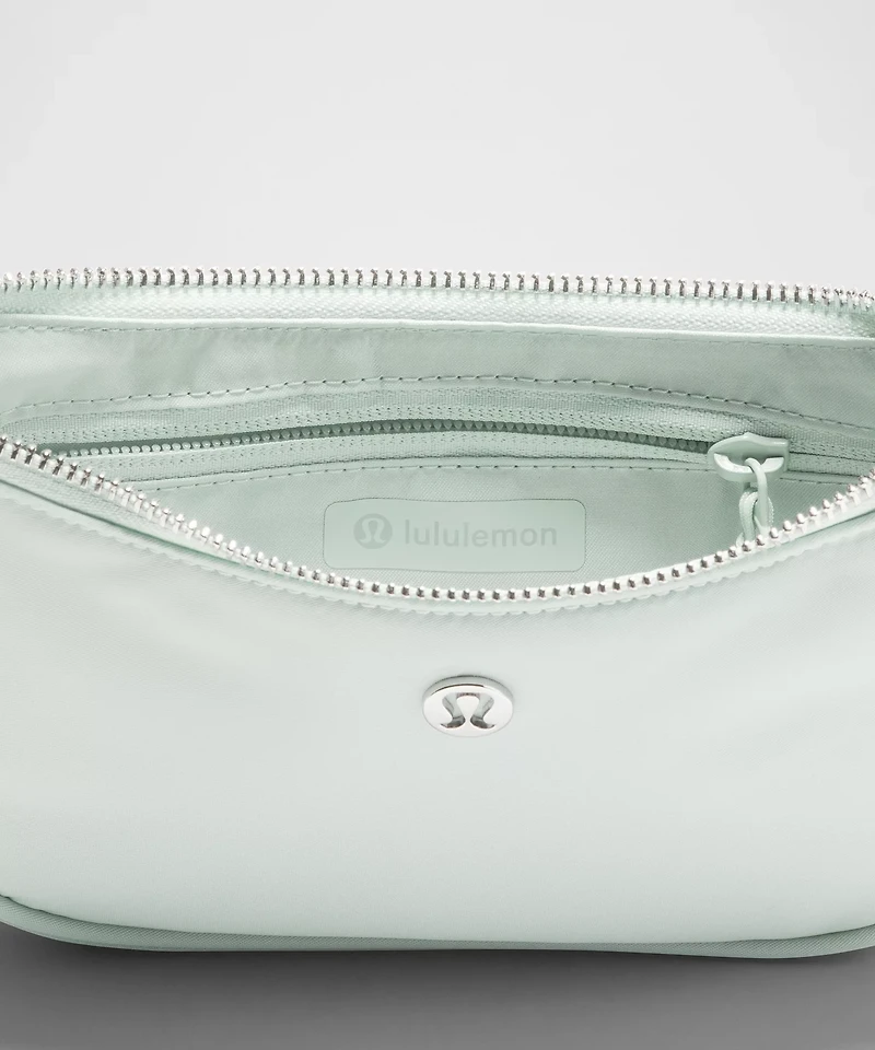 City Essentials Mini Shoulder Bag 1L