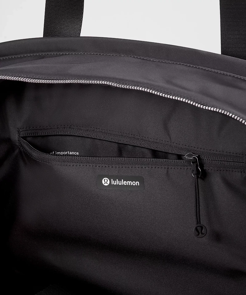 City Essentials Duffle Bag 28L