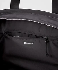 City Essentials Duffle Bag 28L