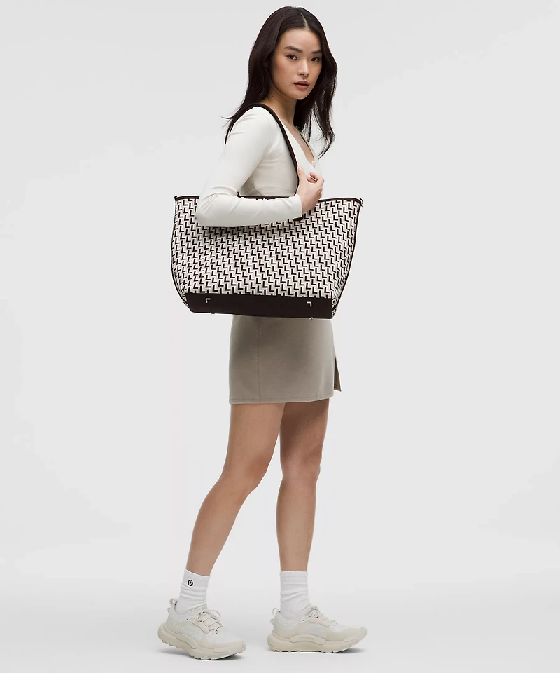 Classic Knit Tote Bag 18L | Women's Bags,Purses,Wallets