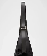 City Essentials Oversized Shoulder Bag 18L