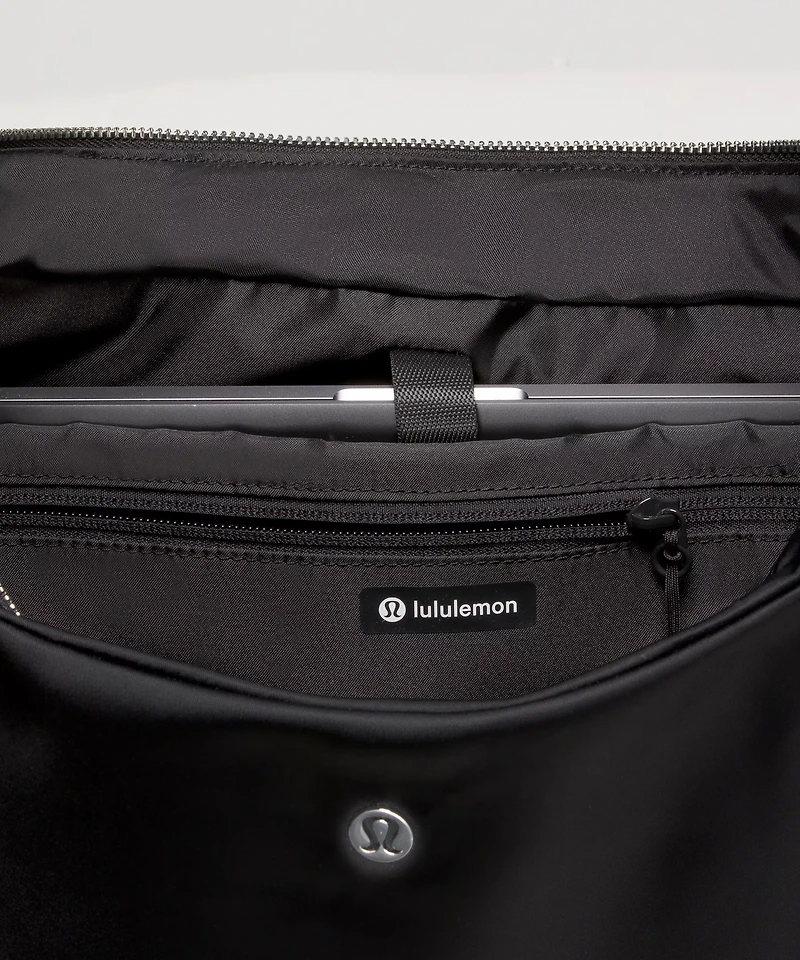 City Essentials Oversized Shoulder Bag 18L