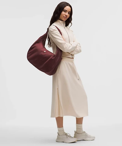 City Essentials Oversized Shoulder Bag 18L