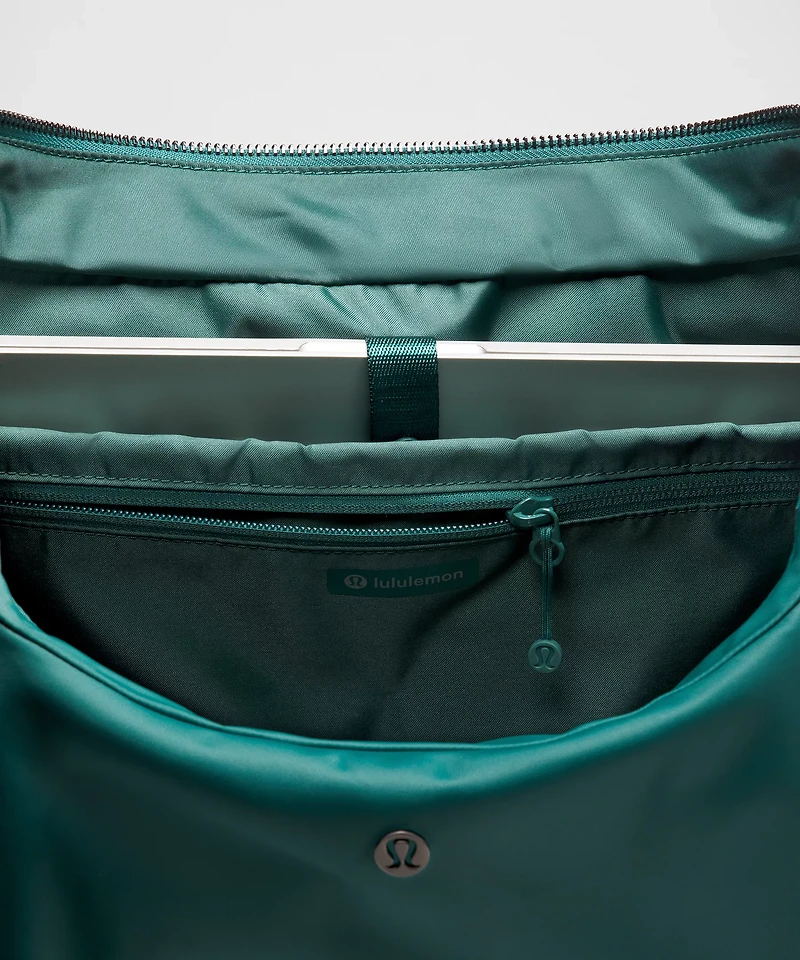 City Essentials Oversized Shoulder Bag 18L