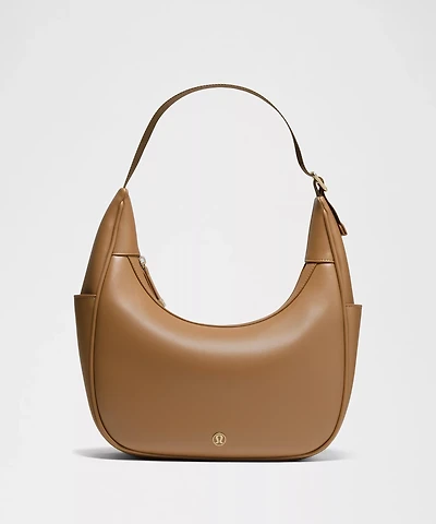 City Essentials Shoulder Bag 4L *Smooth Leather Alternative