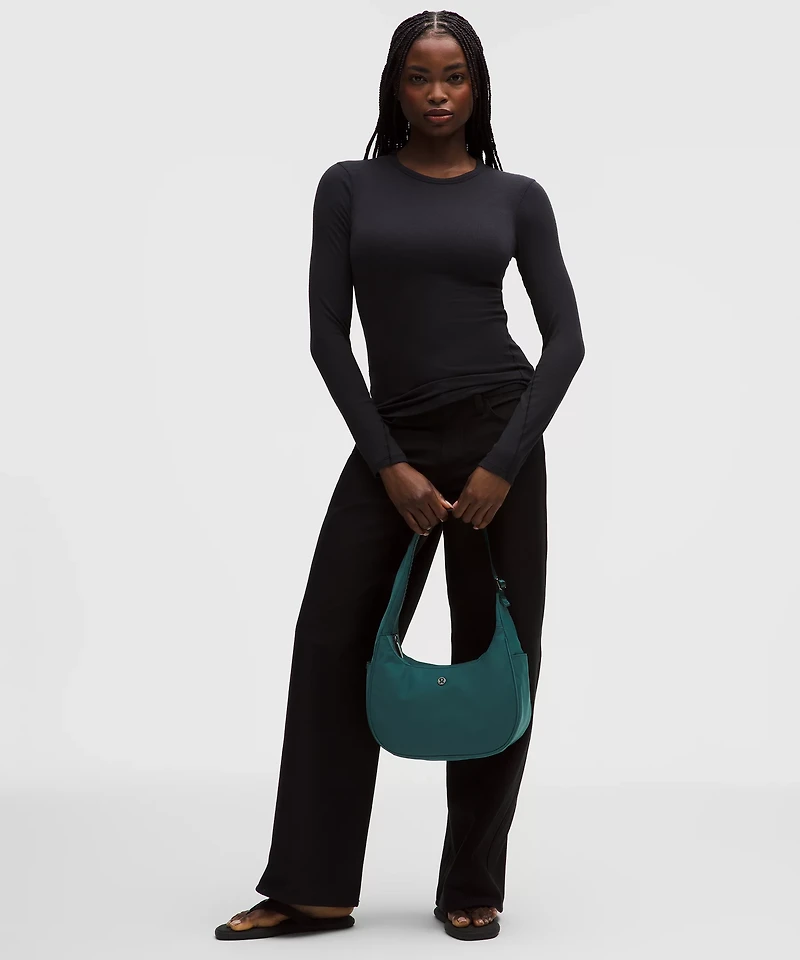 City Essentials Shoulder Bag 4L