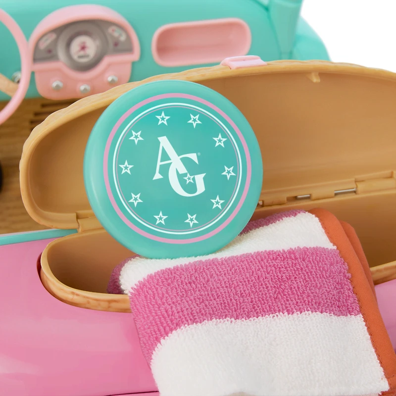 Raquel’s™ Beach Bundle (Girl of the Year™ 2026)