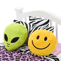 Nicki’s™ Bed & Animal-Print Bedding Set for 18-inch Dolls (Historical Characters