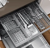 51 dBA Fingerprint-resistant Dishwasher with 3rd Rack | Samsung Canada