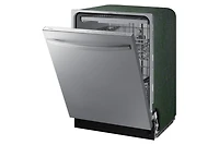 51 dBA Fingerprint-resistant Dishwasher with 3rd Rack | Samsung Canada