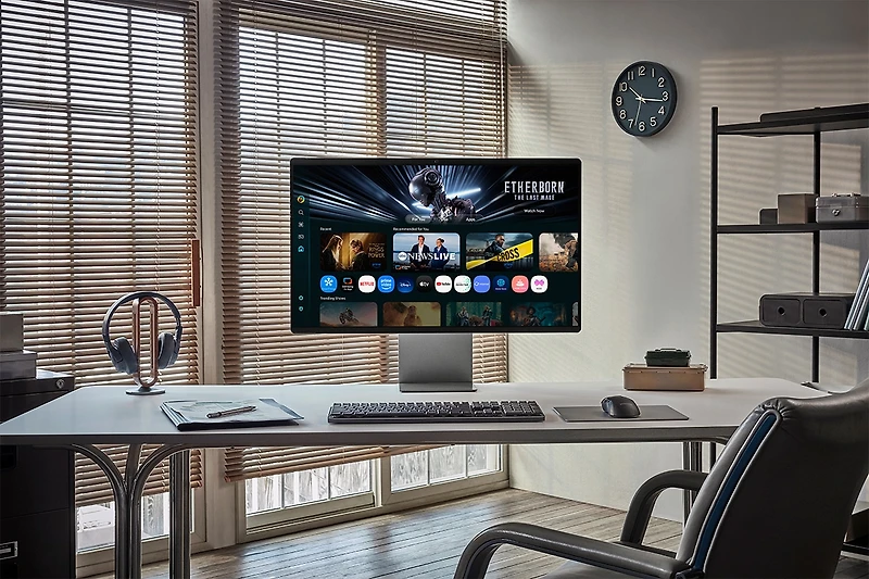 32" Smart Monitor M9 M90SF 4K OLED Samsung Vision AI (2025) | Samsung Canada
