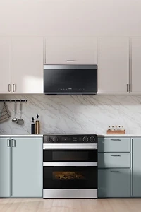 6.3 cu.ft. Electric Slide-In Dual Door Range with Illuminated Knobs | Samsung Canada