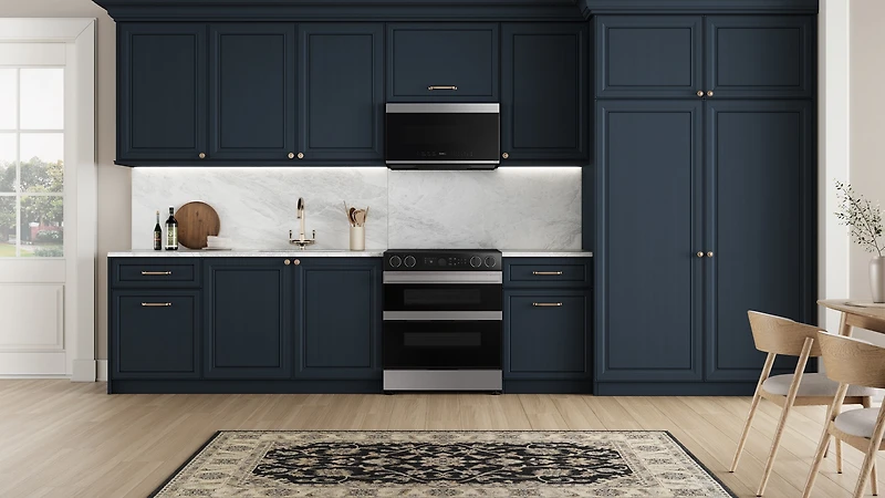 6.3 cu.ft. Electric Slide-In Dual Door Range with Illuminated Knobs | Samsung Canada