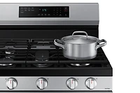 30" 6.0 cu. Ft. Smart Gas Freestanding Fan Convection Range with Air Fry | Samsung Canada